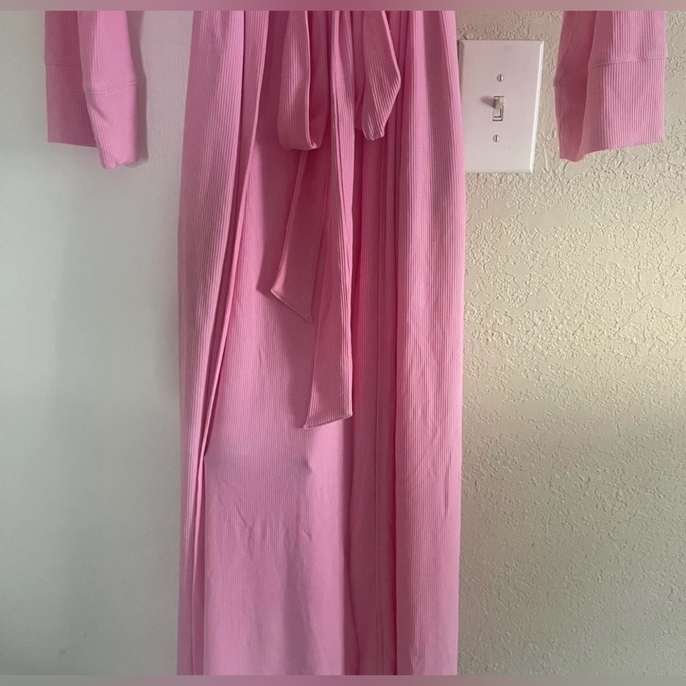 SKIMS NWT Soft Lounge Robe - RARE Bubblegum Pink - Size XS - Picture 6 of 6